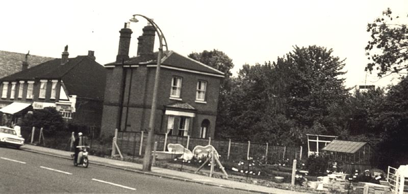 05, Then, Old Station Masters House next to Eden Park Station, 1973.jpg